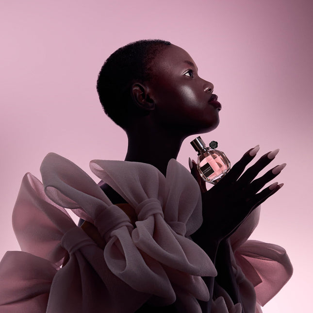 Viktor&Rolf - Flowerbomb Eau de Parfum - Women's Perfume - Floral & Woody - With Notes of Vanilla, Jasmine, & Rose - 3.4 Fl Oz